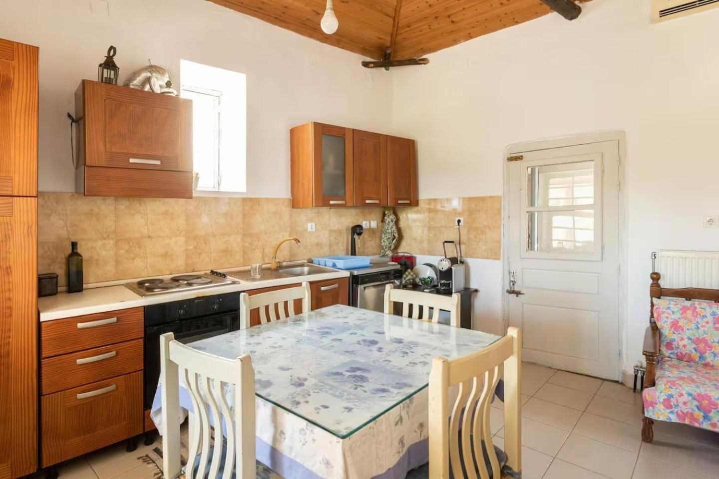 Villa Serenity Retreat In Pidasos